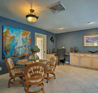 Tropical Apollo Beach House w / Heated Pool & Dock! - Accommodation Dallas