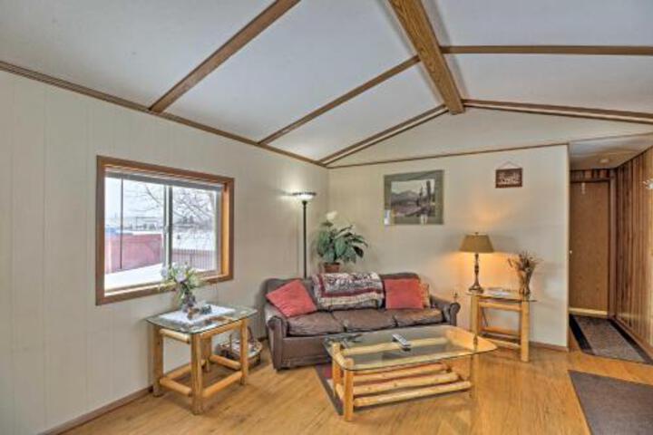 Columbia Falls Cottage W / Deck & Grill! - thumb 4