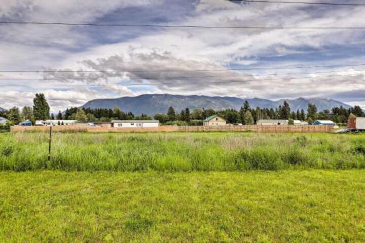 Columbia Falls Cottage W / Deck & Grill! - thumb 2