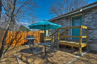 Cozy Home Blocks to Georgetown Square  SU