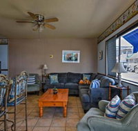 Catalina Island Duplex Steps to Beach & Pier! - Accommodation Dallas
