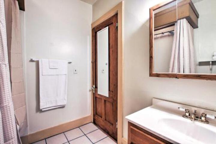 Historic Springfield House W / Patio 10Min To Dwtn! - thumb 4