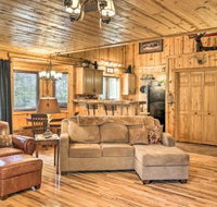 Cabin on Table Rock Lake with Hot Tub  Fire Pit - Accommodation Dallas