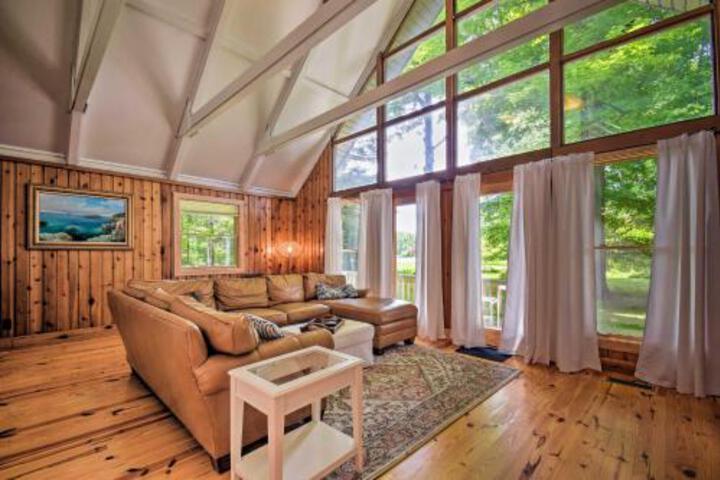 Woodsy Home W / Pool 1.5 Mi To Lake Michigan! - thumb 0