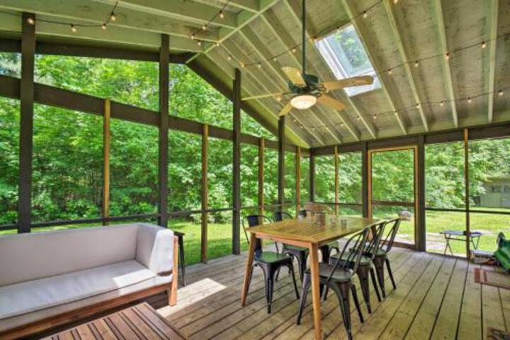 Woodsy Home W / Pool 1.5 Mi To Lake Michigan! - thumb 1