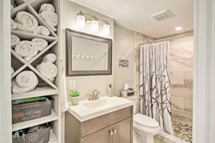 Renovated Home W / Direct Access To Snowmobile Trail - thumb 0