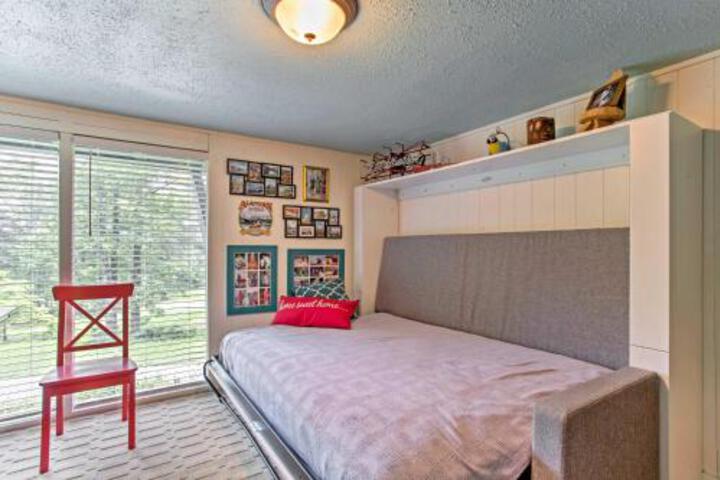 Hendersonville Golf Cabin With Wraparound Deck! - thumb 0