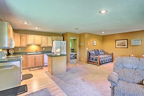 Cozy Rapid City Cabin By Hiking & ATV Trails! - thumb 3