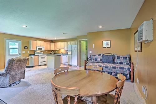 Cozy Rapid City Cabin By Hiking & ATV Trails! - thumb 5