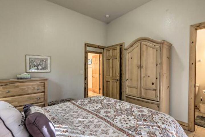 Rustic Tahoe Home With Hot Tub 12 Mi To Squaw Valley - thumb 3