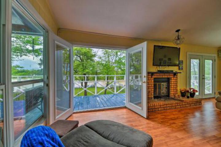 Goodrich Private Lake House W / Dock & Firepit - thumb 5