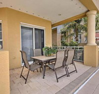 Lavish Waterfront Home w / Pool & Shared Dock! - Accommodation Dallas
