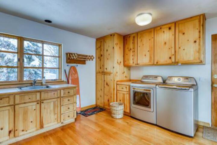 Lane Ranch Mountain Retreat - thumb 2