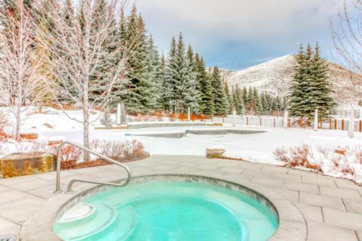 Lane Ranch Mountain Retreat - thumb 0