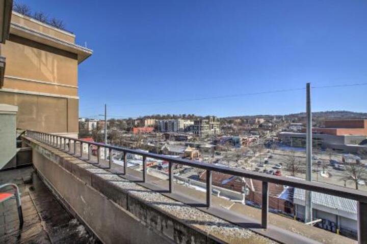 Luxury Studio On Dickson St. Walk To UArk! - thumb 6