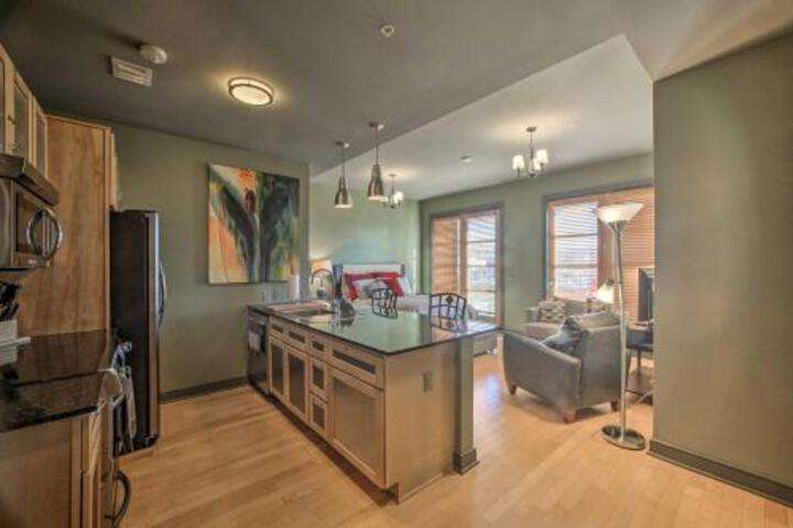 Luxury Studio On Dickson St. Walk To UArk! - thumb 2