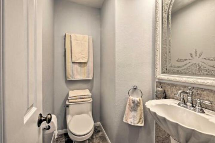 Santa Ana Home With Pool 15 Minutes To Disney! - thumb 1