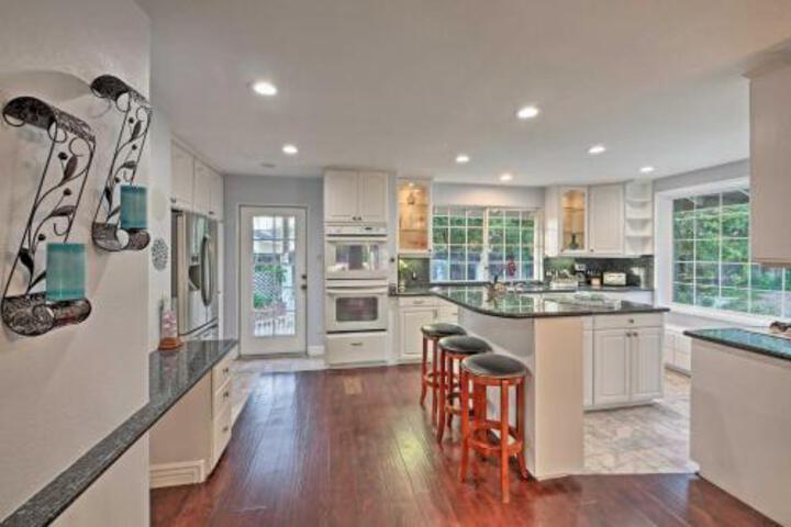 Santa Ana Home With Pool 15 Minutes To Disney! - thumb 0