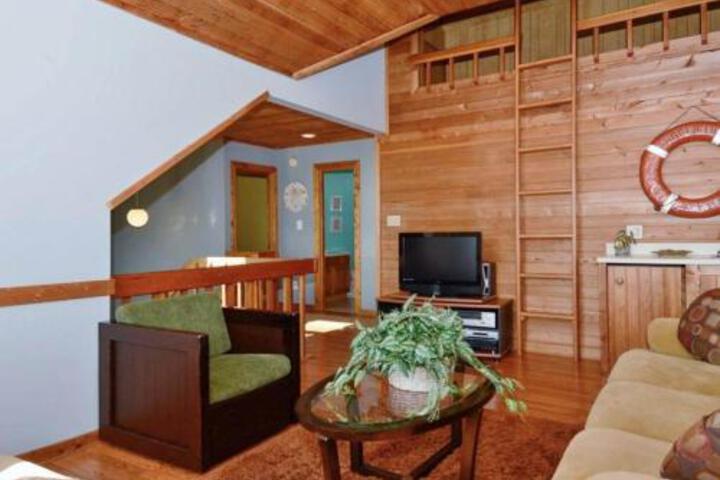 SV133 BERRY By THE BAY - thumb 0