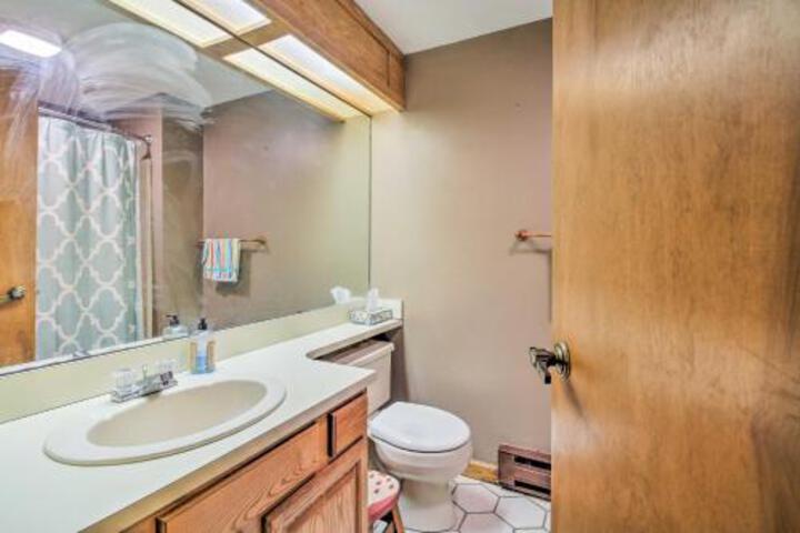 Bartlett Condo With Pool Access & Mountain Views - thumb 7