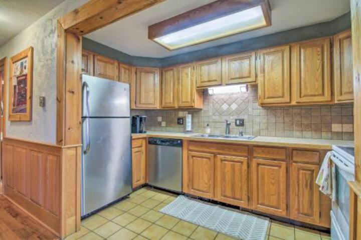 Bartlett Condo With Pool Access & Mountain Views - thumb 3