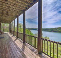 Spacious Cabin on Dale Hollow Lake w / Hot Tub - Accommodation Dallas