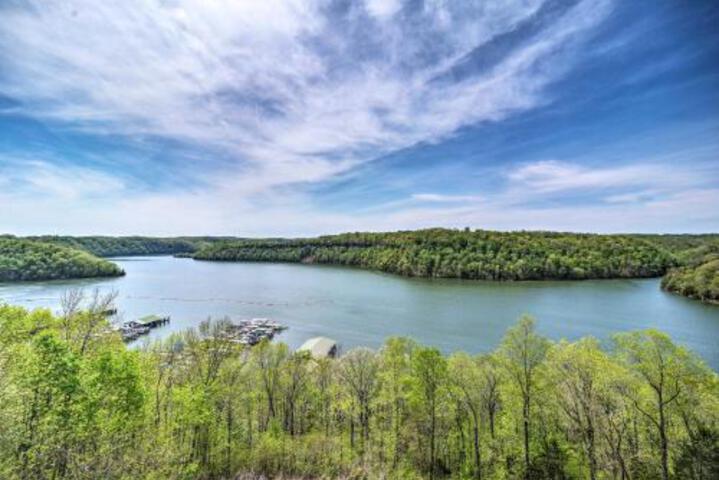 Spacious Cabin On Dale Hollow Lake W / Hot Tub! - thumb 4
