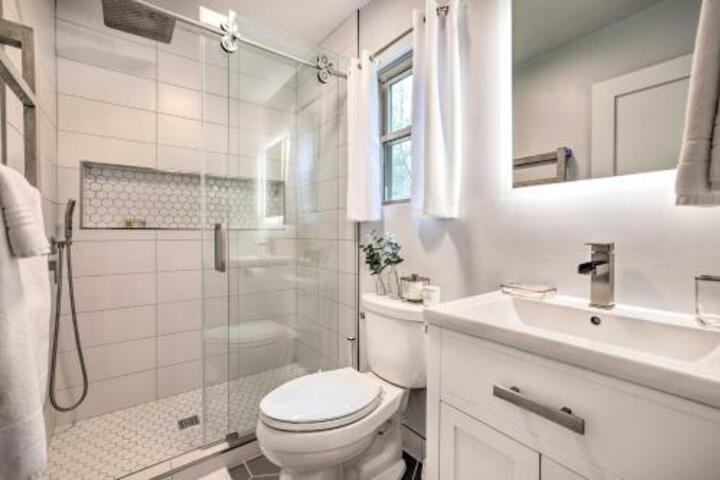 Open Concept Ann Arbor Home 2 Mi To U Of M! - thumb 0