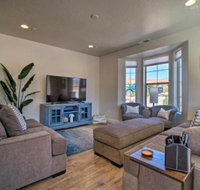 Modern Washington Home Pool & Trail Access! - Accommodation Dallas