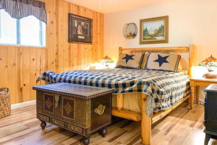 Mystic Forest Lodge With Superb Vistas & Media Room! - thumb 3