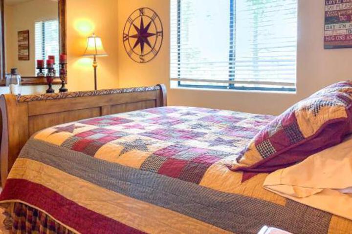 Mystic Forest Lodge With Superb Vistas & Media Room! - thumb 6