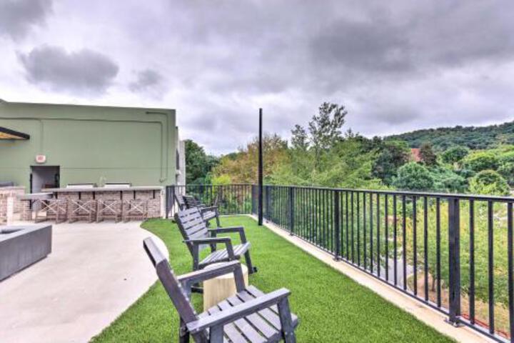Downtown Asheville Condo With Patio & Amenities - thumb 3
