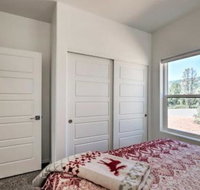 NEW Lavish Pine Cabin w / Wraparound Deck+Mtn Views - Accommodation Dallas