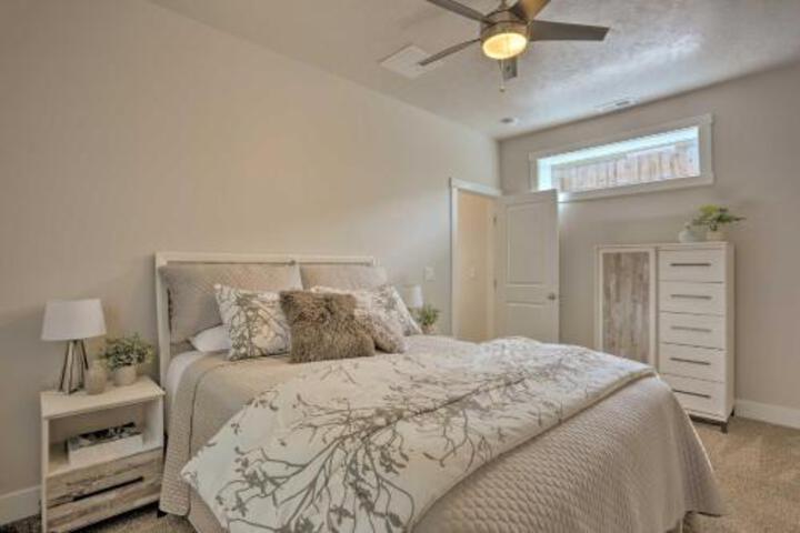 Contemporary Home On The Bench 2 Mi To BSU! - thumb 3