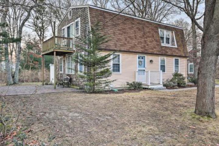Spacious East Falmouth House Walk To Great Pond! - thumb 5