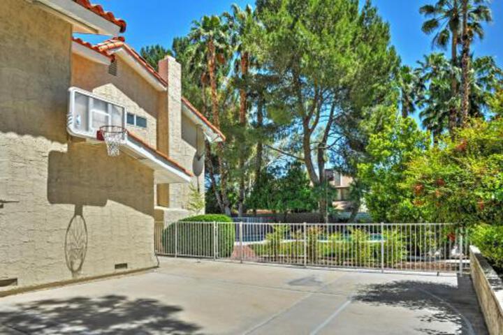 Las Vegas House W / Pool & Hot Tub 1 Mile To Strip - thumb 1