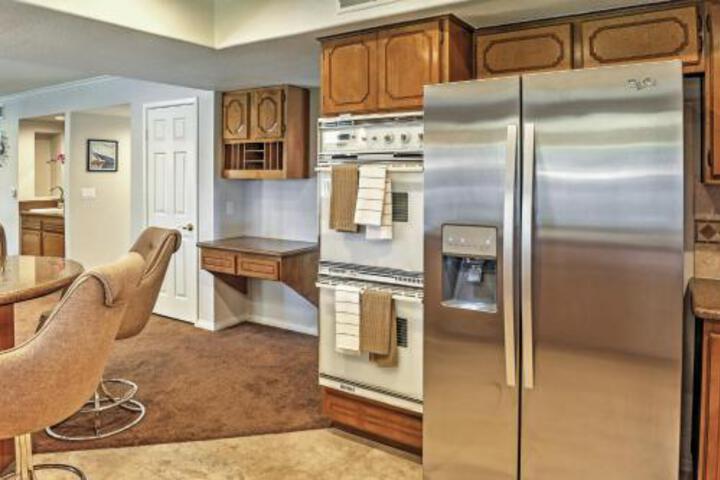 Las Vegas House W / Pool & Hot Tub 1 Mile To Strip - thumb 2