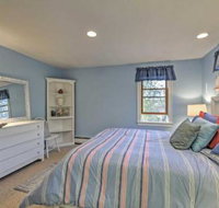Spacious Bourne Apartment Near Monument Beach! - Accommodation Dallas