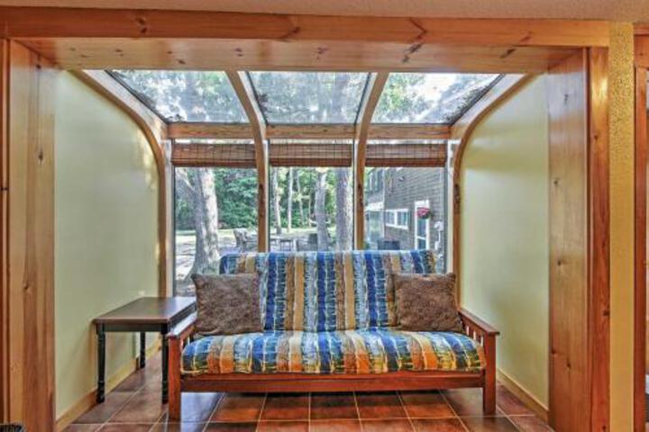 Charming 3BR South Yarmouth Townhome Near Beaches! - thumb 1