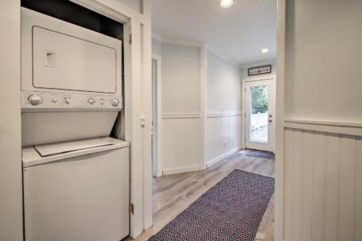 Modern Home With Pool & Hot Tub Walk To Beach! - thumb 3