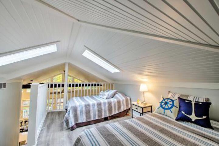 Modern Home With Pool & Hot Tub Walk To Beach! - thumb 1