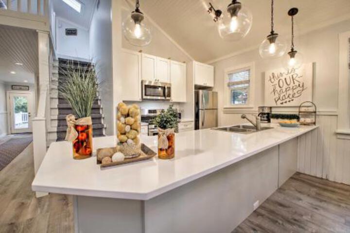 Modern Home With Pool & Hot Tub Walk To Beach! - thumb 4