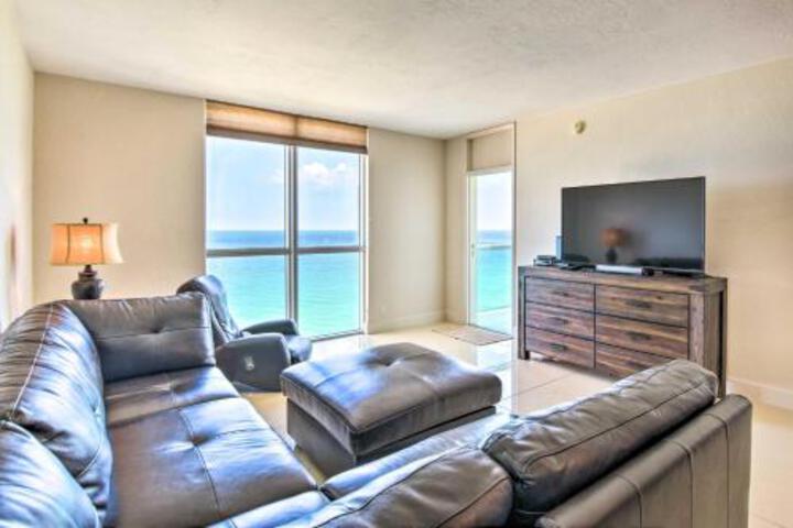Hollywood Beachfront Condo With Resort Amenities! - thumb 2