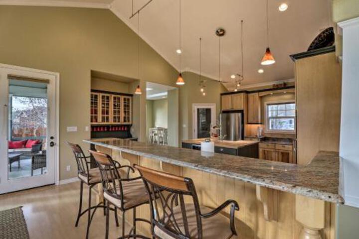 Glacier Park Getaway Surrounded By Mtn Lakes! - thumb 3