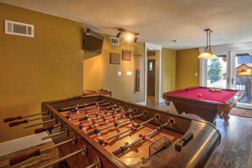 Luxe Lake Tahoe Cabin 10 Mi To Squaw Valley - thumb 2