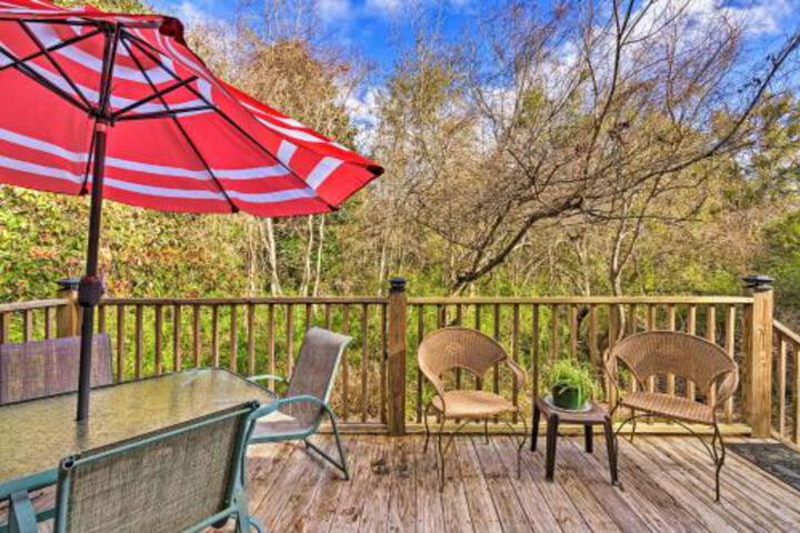 Charming Coastal Cottage Walk To Beach & Downtown! - thumb 1