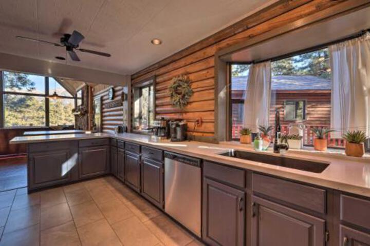 Pristine Flagstaff Cabin With Decks & Mountain Views! - thumb 5