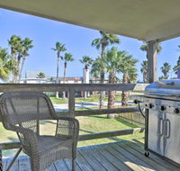 Pet Friendly Gulf Coast Haven Walk to Beach - Accommodation Dallas