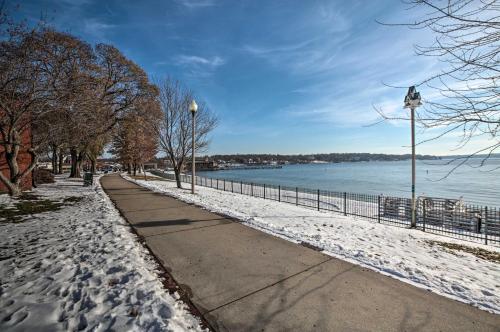 Year Round Dwtn Lake Geneva Family Retreat - thumb 0