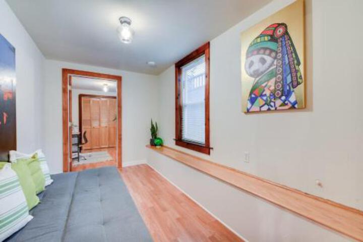 Welcoming & Friendly 2BR APT In Central Oakland Apts - thumb 2